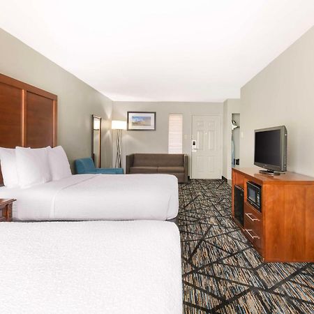 Best Western Near Lackland Afb Seaworld San Antonio Bagian luar foto