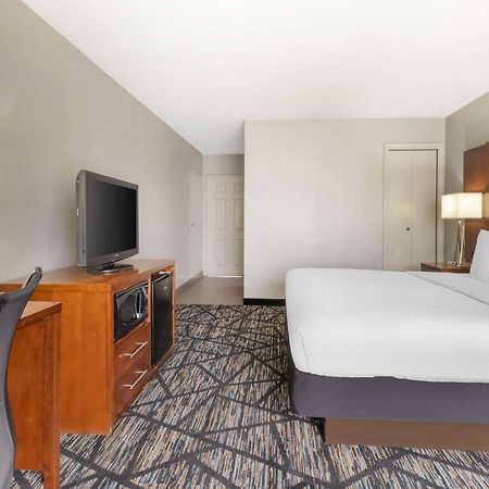 Best Western Near Lackland Afb Seaworld San Antonio Bagian luar foto