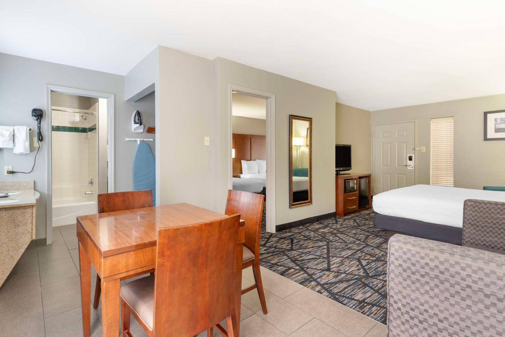 Best Western Near Lackland Afb Seaworld San Antonio Bagian luar foto
