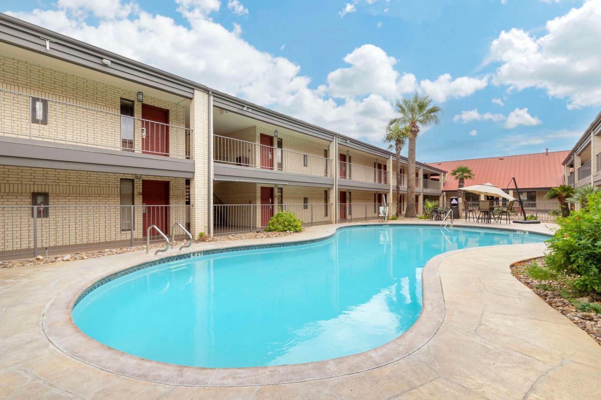 Best Western Near Lackland Afb Seaworld San Antonio Bagian luar foto