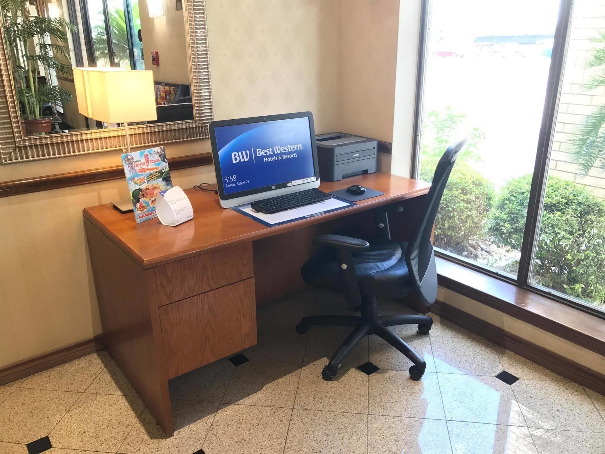 Best Western Near Lackland Afb Seaworld San Antonio Bagian luar foto